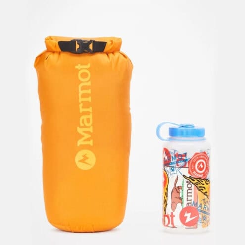 En packad Marmot Hydrogen sovsäck med äkta dun (unisex)