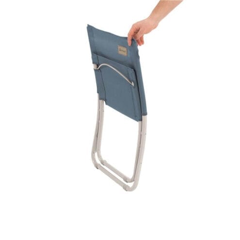 Blå strandstol med Sauntons Ocean Blue strandstol från Outwell