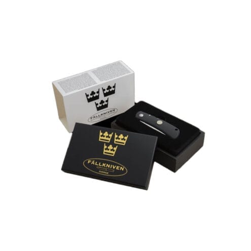 Frontvy av prisvärda Fällkniven TK4c tillsammans med medföljande box.