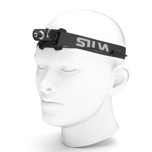 Silva Cross Trail 7XT pannlampa sitter på modell.