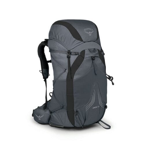 Osprey Exos 58, ultralätt och funktionell vandringsryggsäck i grått.