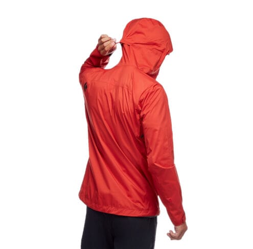Baksida av Black Diamond Stormline Stretch Rain Shell skaljacka (herr) på modell