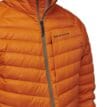 Närbild på dragkedja och logga av MEN'S ACCESS DOWN HOODY