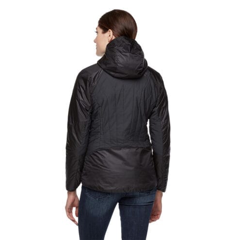 Baksidan av Vision Hybrid Hoody från Black Diamond med klätterhjälmkompatibel huva.