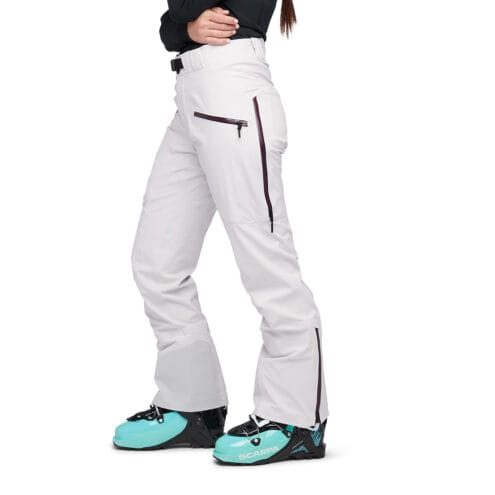 Vind och vattentäta byxor för skidåkning med Recon Stretch Pants från Black Diamond.