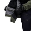 Goda förvaringsmöjligheter med Recon Stretch Shell från Black Diamond.
