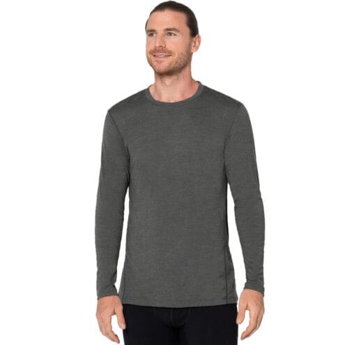 Man som bär grått underställ från Base Crew Neck 230 från super.natural.
