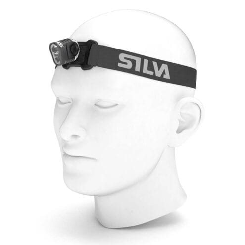 Silva Trail Speed 5R som sitter på modell.