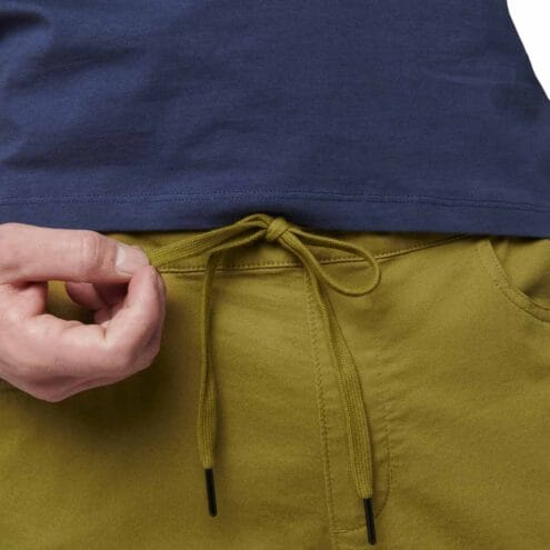 Närbild av knytning på MEN'S NOTION PANTS