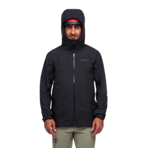 Black Diamond Highline Stretch Shell skaljacka med huva som går över hjälm.