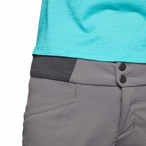 Närbil på Black Diamond Technician Alpine Pants