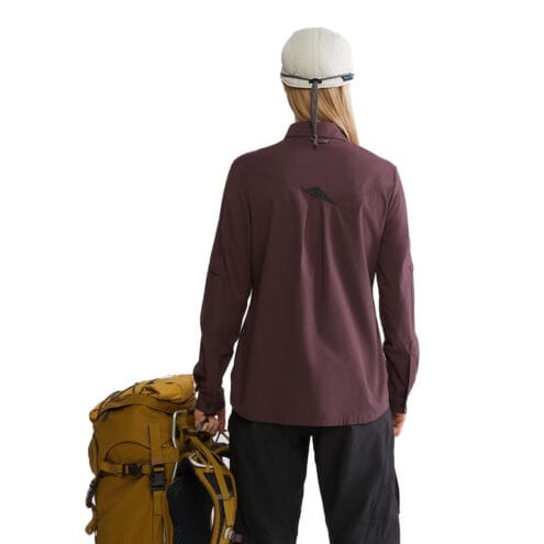 Klättermusen Garm LS Shirt långärmad skjorta (dam) bakifrån på modell.