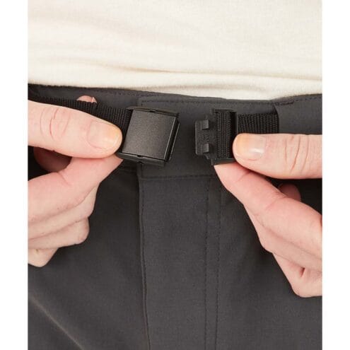 Närbild på spänne på Marmot Women's Kodachrome Shorts 5