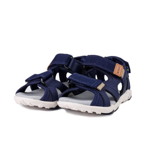 Ett par Kavat Rio TX sandal (barn).