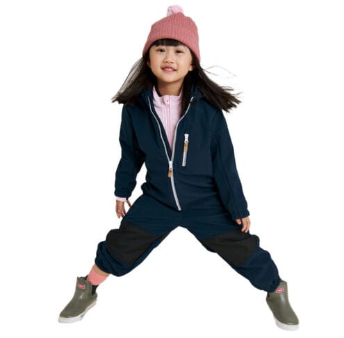 Reima Nurmes softshell overall (barn) på ett barn