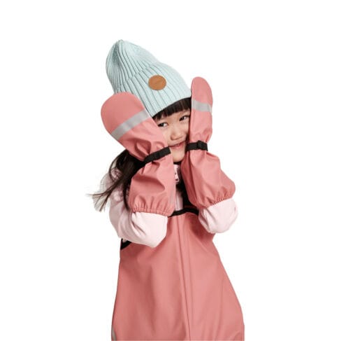 Rain mittens, Kura på en modell