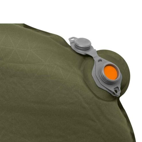 Närbild på ventil av Sea to Summit Camp Plus självuppblåsbart liggunderlag