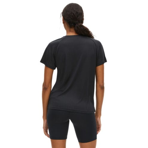 Röhnisch Active Logo Tee t-shirt (dam) på modell bakifrån