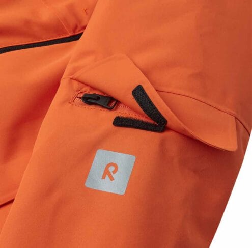 Närbild av reflex på Reimatec winter jacket, Tieten