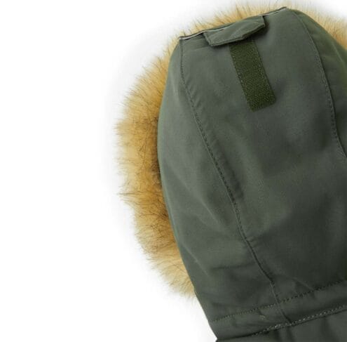 Närbild på luva av Reima Reimatec winter overall, Stavanger