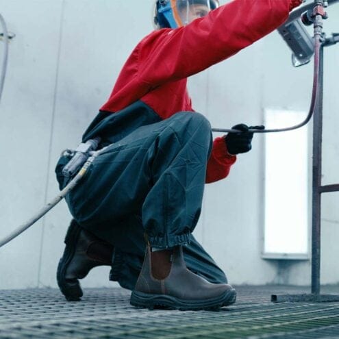 Närbild på en modell som har på sig BLUNDSTONE XTREME SAFETY / BLUNDSTONE 122