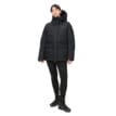Röhnisch Suri Jacket vädertålig jacka (dam) på en modell med stängd dragkedja