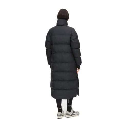 Röhnisch Reign coat vinterjacka (dam) bakifrån på modell
