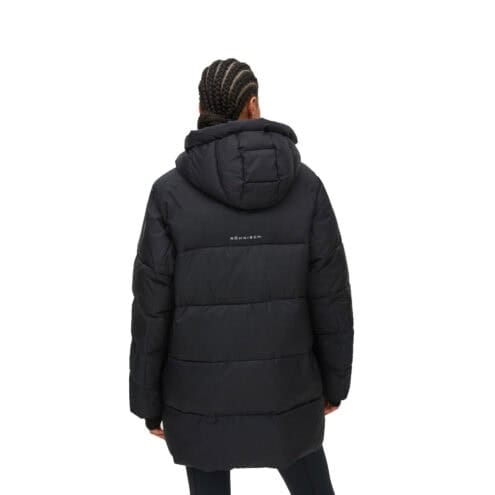 Röhnisch Saint Puffer Jacket, Black bakifrån på modell
