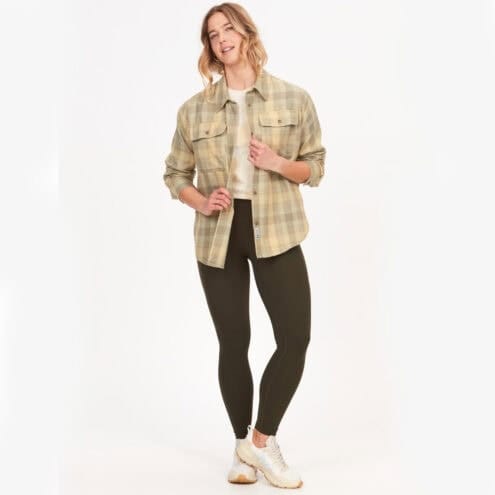 Wm Fairfax Lightweight Boyfriend Flannel på modell framifrån