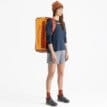 Sea to Summit Hydraulic Pro Dry Pack 50 L på en modell framifrån