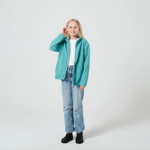 Tretorn Farhult Pile JR pilejacka (barn/junior) på en modell framifrån - öppen dragkedja