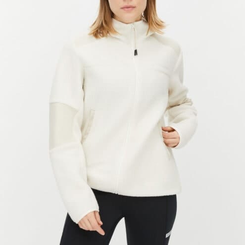 Röhnisch Wazzi Pile Hoodie, på en modell framifrån