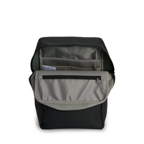 en öppnad Tretorn Wings Flexpack vattenavisande ryggsäck (unisex)