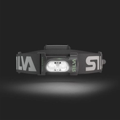 Lampa till Silva Trail runner Free 2 Hybrid pannlampa som lyser med en mörk bakrund