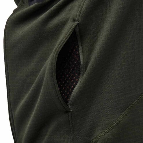 Närbild av ficka på Black Diamond MEN'S FACTOR JACKET