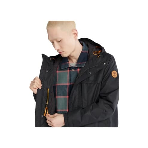 En modell som har på sig Timberland Benton vattenavisande skaljacka (herr)