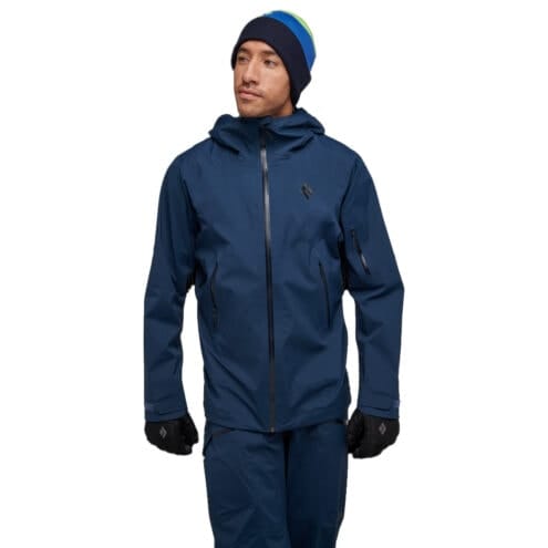 En modell bär en snygg Black Diamond Recon LT Stretch Shell skidjacka (herr)