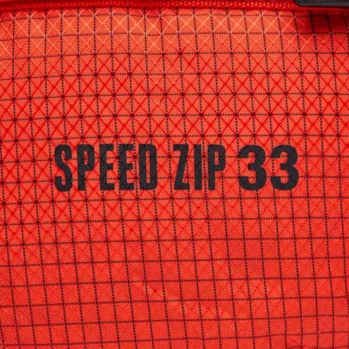 text och material på Black Diamond Speed Zip 33L ryggsäck