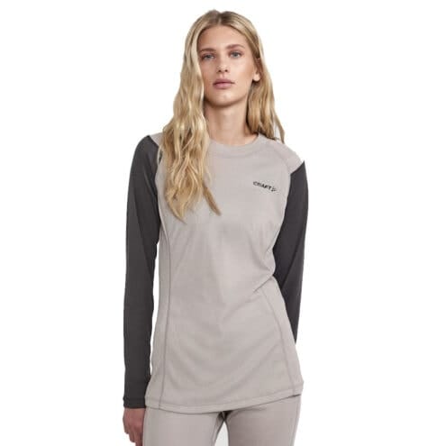 framsida tröja av Otroligt varm Craft Core Warm Baselayer Set långkalsonger med tröja (dam)