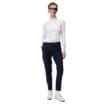 J.Lindeberg Pia Pant golfbyxor (dam) på en modell framifrån