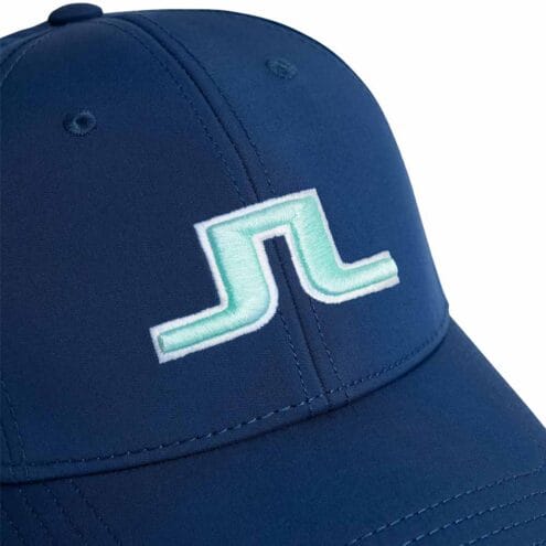 Snyggt motiv på J.Lindeberg Anga Cap keps (dam) i ett luftigt och bekvämt material - ger bra skydd mot solen