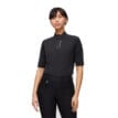 En modell bär Röhnisch ventilerande och snygga Addy Short Sleeve träningströja (dam)