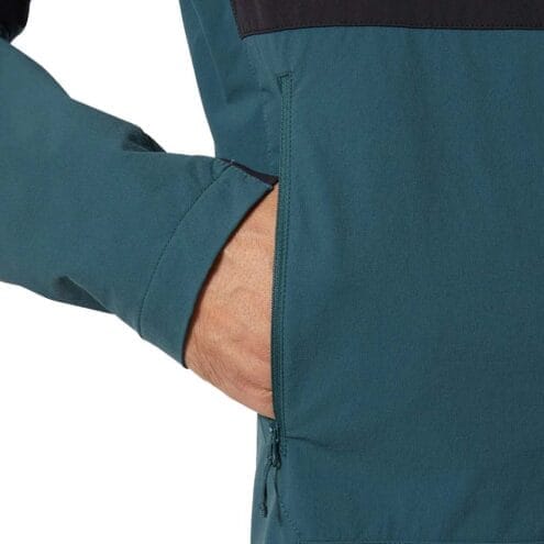 Bra förvaring med ficka på En vind och vattenavisande Helly Hansen Blaze Hooded Softshell Jacket skaljacka (herr)