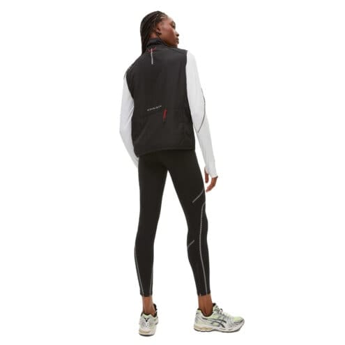 Baksida av En praktisk och ventilerande Röhnisch Lightweight Running Vest (dam)