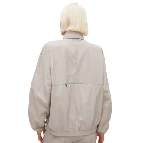 Baksida av En vindtät och praktisk Röhnisch Frankie Wind Jacket vindjacka (dam)
