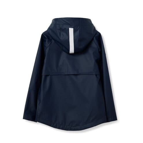 Baksida av praktiska jackan till Tretorn Kids Packable Rainset regnjacka och regnsbyxor