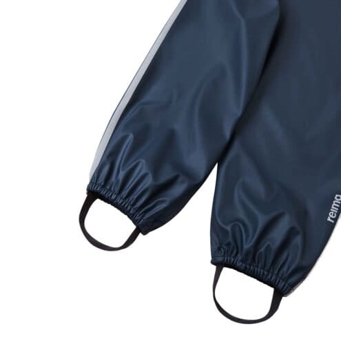 Smidiga gummiband på Helt vattentät och skyddande Reima Tihku Rain Outfit regnställ (barn)