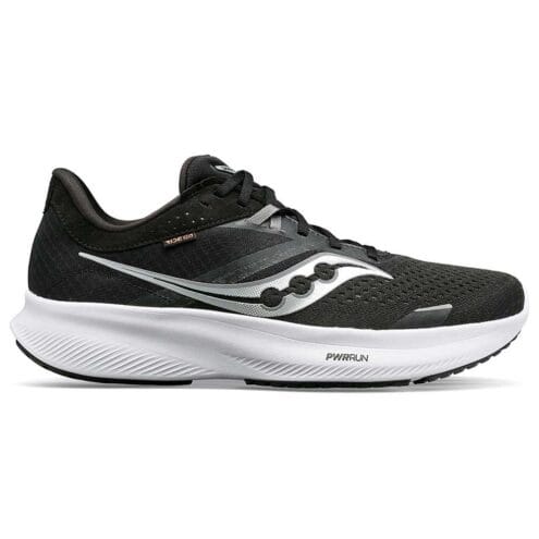 Ett par bekväma och lätta Saucony Ride 16 löparskor (herr) i färgen black/white