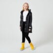 En klassisk och praktisk Tretorn Wings Jr Rainjacket regnjacka (barn/junior) på en modell