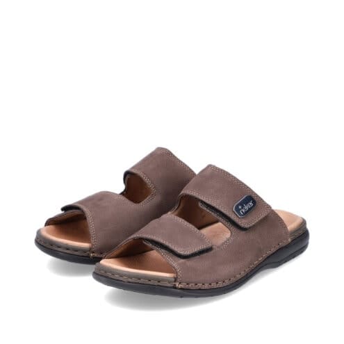 Ett par En lätta och luftiga Rieker 25590-25 sandaler (herr)
